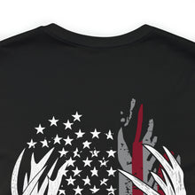 Load image into Gallery viewer, FeatherNett Skull Flag - Unisex T-Shirt