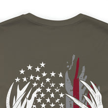 Load image into Gallery viewer, FeatherNett Skull Flag - Unisex T-Shirt