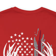 Load image into Gallery viewer, FeatherNett Skull Flag - Unisex T-Shirt