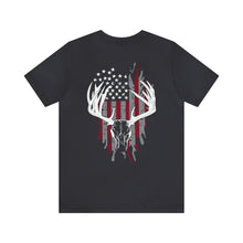 Load image into Gallery viewer, FeatherNett Skull Flag - Unisex T-Shirt