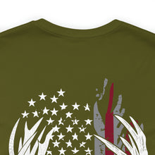 Load image into Gallery viewer, FeatherNett Skull Flag - Unisex T-Shirt