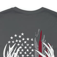 Load image into Gallery viewer, FeatherNett Skull Flag - Unisex T-Shirt